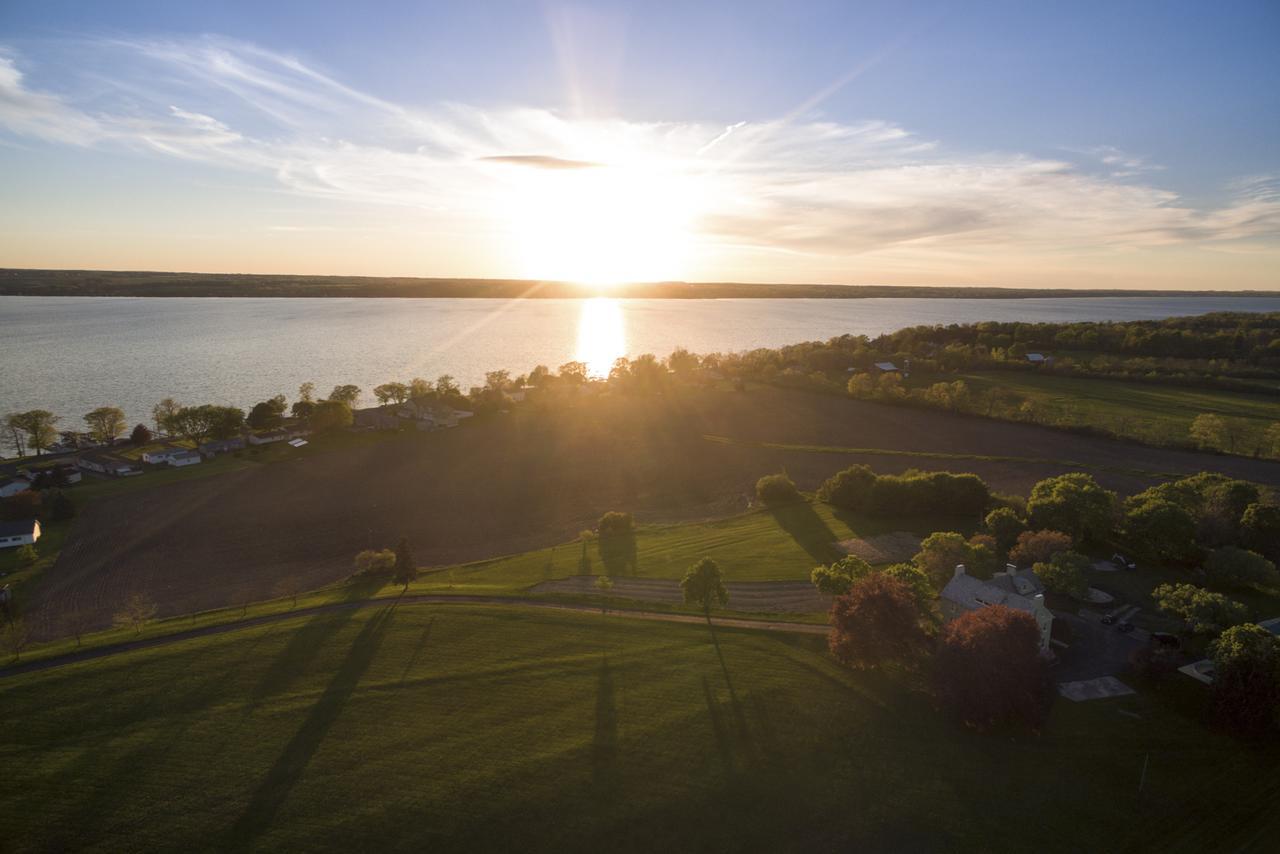 Yale Manor B&B & Yurt Glamping Экстерьер фото