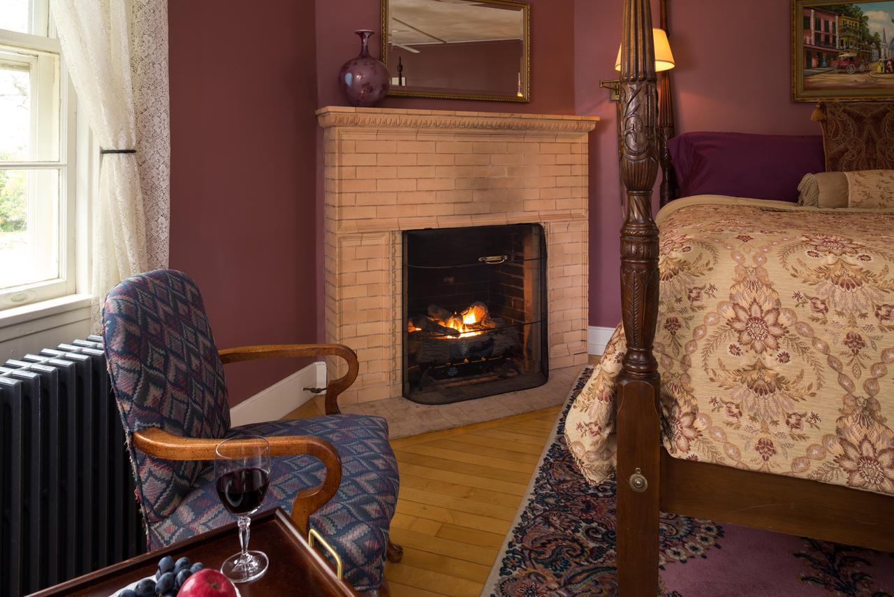 Yale Manor B&B & Yurt Glamping Экстерьер фото