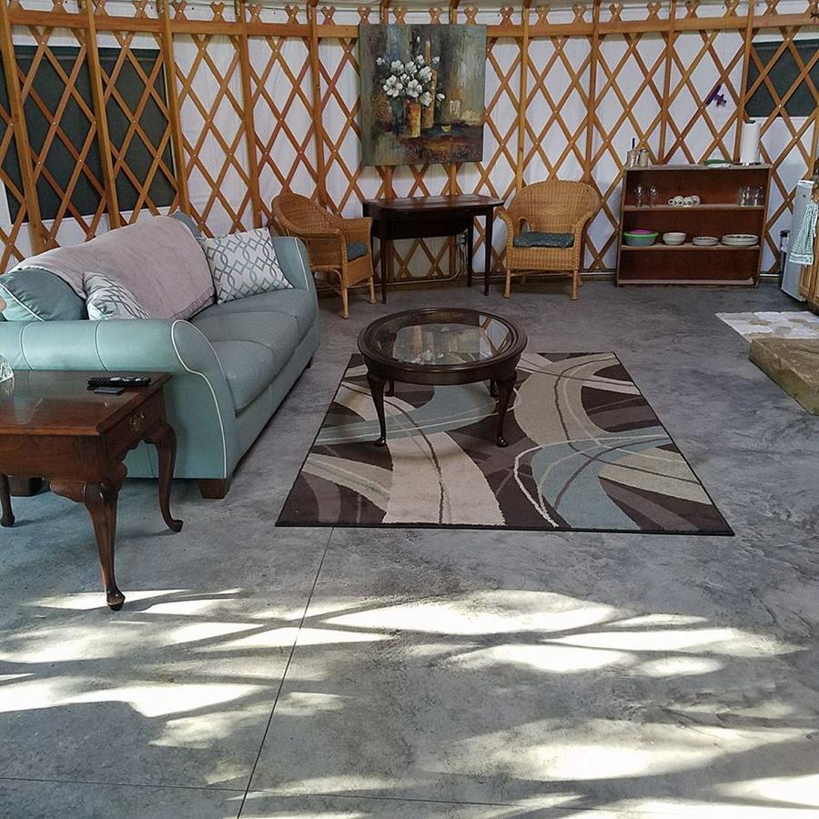 Yale Manor B&B & Yurt Glamping Экстерьер фото