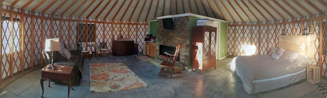 Yale Manor B&B & Yurt Glamping Экстерьер фото