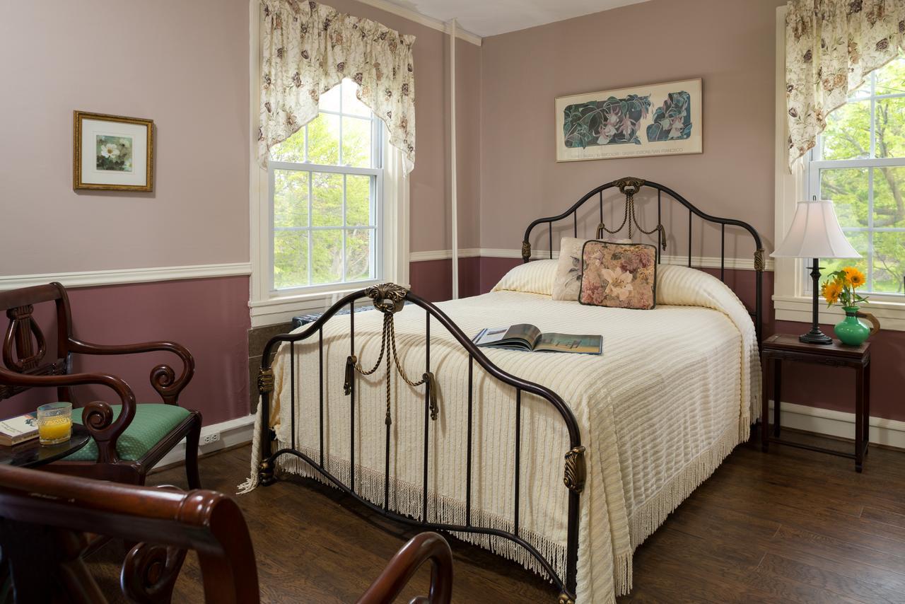 Yale Manor B&B & Yurt Glamping Экстерьер фото