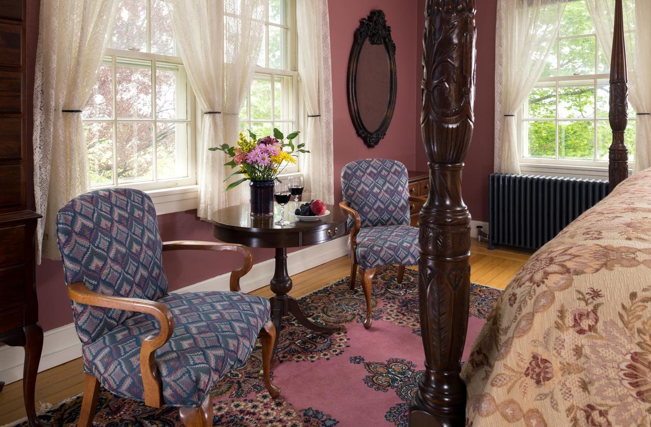 Yale Manor B&B & Yurt Glamping Экстерьер фото